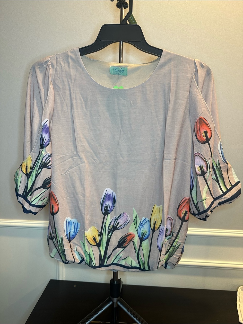 Women’s Mocha Color Tulip Border Print Blouse can fit up to 2XL